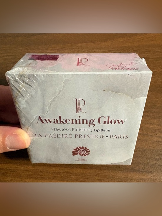 Paris Liquid Touch & Mini-me Lip Gloss Set in Burgundy - Picture 4 of 10